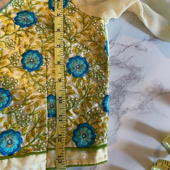 Floral 32 size Saree Set - Picture 5 of 16